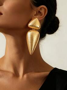 1 par de pendientes vintage con textura martillada pesada, diseño de triángulo de doble capa, pendientes largos colgantes de oro mate, accesorio elegante y llamativo para fiestas de noche de mujeres - Amarillo Oro - Ver 2
