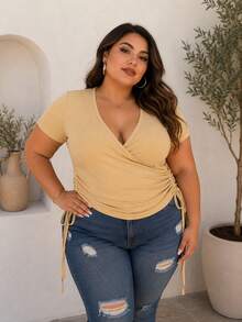 Blusa Cruzada Escote en V Pronunciado con doble Jareta Lateral Ajustable en Tela Rib Elástica Manga Corta Casual Modelo.NALA - Beis - Ver 2