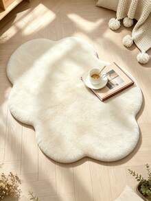 1pc Cream White Symmetrical Hexagonal Cloud-Shaped Faux Rabbit Fur Rug, Holiday Gift, Christmas Decoration, Modern Minimalist Ins Style, Fluffy And Soft Touch, Smooth And Soft, Warm And Comfortable, Winter Warm Plush Rug, Fuzzy Skin-Friendly Material, Non-Slip Bottom, Low Shedding, Easy To Clean And Maintain, Machine Washable, Creates Cozy Atmosphere, Suitable For Bedroom, Living Room, Hallway, Study, Vanity, Walk-In Closet, Bedside Rug, Sofa Rug, Coffee Table Rug, Tea Table Mat, Floor Mat, Holiday Decoration Rug, Home Decor Essential, All Season Use - Off-white - View 1