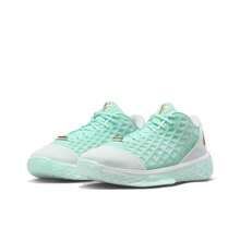 Nike Zoom Kobe 3 Protro CHBL Comfortable Fit, Responsive Grip, Low-Top Basketball Shoes, Unisex, Light Teal - Light Green - View 3