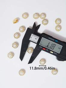 10-200件 12mm乳白色珍珠花，黃色珍珠中心，周圍鑲嵌小白色水鑽，向日葵圖案，亮面鈕扣水鑽花，DIY手工配件，適用於花卉頭飾與衣飾裝飾 - 12m米白珍珠花 - 查看 2