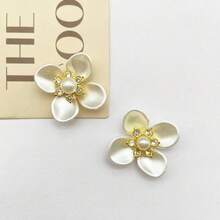 30pcs Faux Pearl Rhinestone Decorated Flower Design Hat Dress Decorative Buttons DIY Handmade Craft Accessories - Four-petal Flower - View 4