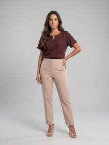 Aletheia - Blusa Feminina Manga Curta Decote V Tubinho Dunas Linho Blusas Femininas Elegante Camisetas - Marrom - Visão 3