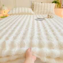 Faux Rabbit Fur Fitted Sheet & 2 Pillowcases Set, 3 Pieces, Super Soft Plush Bedding, Warm And Comfortable For Autumn/Winter, Machine Washable, Fluffy Skin-Friendly, All Season Bedding, Inner Filling Not Included - White - View 8