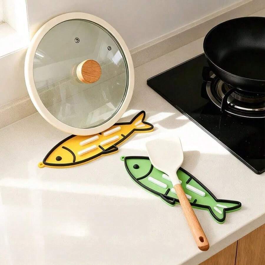 1pc Silicone Fish Pot Lid Holder, Cartoon Yellow Fish Clownfish Pot Lid Storage Rack, Kitchen Countertop Draining Mat Heat-Insulating Pad Spatula Placement Mat - Multicolor - View 1