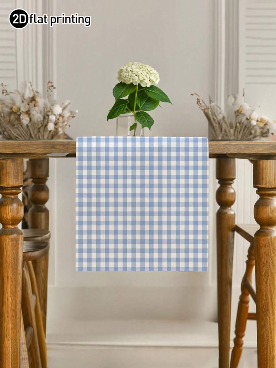 1 pièce Chemin de table moderne minimaliste à carreaux rouges et blancs, nappe rectangulaire à carreaux rouges de Noël, plusieurs tailles disponibles, parfait pour les repas en famille, la décoration de cuisine de Noël, la décoration de la maison, les fêtes en plein air et la décoration de restaurant, cadeau parfait pour la mise en place de table en plein air, apparence de lin texturé, décoration de table - Bleu ciel - Voir 1