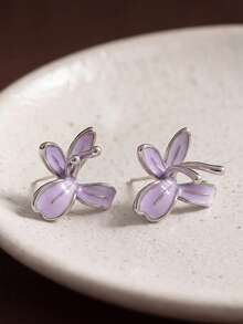 1 Pasang Anting Jepit Iris Ungu Sederhana dan Elegan – Desain Bunga Segar dan Halus untuk Wanita (Tidak Perlu Tindik Telinga) - Mauve Purple - View 6