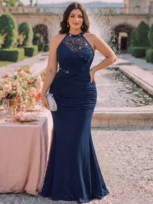 Gaun Maxi Bodycon Pesta Malam Model Duyung dengan Leher Halter, Payet, Renda Bunga, Jala Kontras, Pinggang Berkerut, dan Hem Model Duyung, Gaun Tamu Pernikahan, Gaun Elegan - Navy Blue - View 4