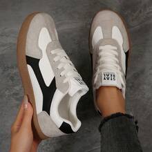 Gentle Daily Low-Top German Training Casual Sneakers, Layered Patchwork Design Enhances Shoe Recognition, Loose And Comfortable Fit Suitable For Different Foot Types, Versatile Women's Shoes For Commuting, Dating And Outings - Black and White - View 3