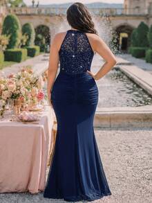 Gaun Maxi Bodycon Pesta Malam Model Duyung dengan Leher Halter, Payet, Renda Bunga, Jala Kontras, Pinggang Berkerut, dan Hem Model Duyung, Gaun Tamu Pernikahan, Gaun Elegan - Navy Blue - View 2