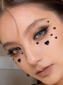 1pc Black Heart Dark Makeup Decorative Sticker, Black Round Rhinestone Face Gem, Suitable For Halloween Party, Haunted House, Comic-Con Cosplay, Disco Stage, Under Eye & Cheek Embellishment For Sweet-Gothic Ghostly Makeup, Niche Gothic Style Atmosphere Creative Makeup Face Sticker For Halloween - Black - View 3