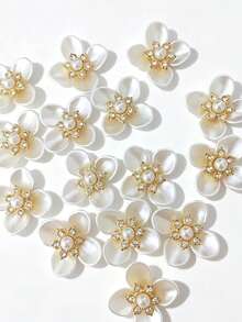 30pcs Faux Pearl Rhinestone Decorated Flower Design Hat Dress Decorative Buttons DIY Handmade Craft Accessories - Four-petal Flower - View 1