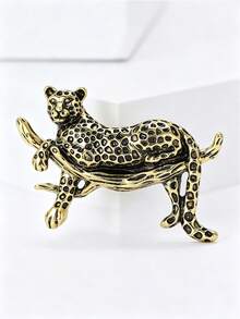 Wild Vintage Leopard Brooch, 3D Leopard Print Texture + Tree Branch Base Detail, Daily Wear / Suit / Bag Decoration, Fashionista Party / Commute Accessory, All-Season Versatile Personalized Exquisite Brooch - Brooch - View 1