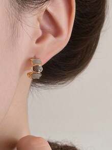 1 Pair Minimalist Elegant French Vintage Niche Design C-Shaped Enamel Stud Earrings, Suitable For Women's Daily, Holiday And Commute Wear - Gold - View 4