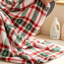 1pc Christmas Red & Green Plaid Pine Tree Digital Print Flannel Blanket - Modern Style, All-Season Comfortable Soft Polyester Knit Fabric, Multi-Purpose, Suitable For Sofa, Bed, Travel, Camping, Chair, Gift Blanket - Multicolor - View 8