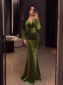 Luxury Deep V-Neck Mermaid Evening Gown, Ruched Bodice Slim Fit Tailoring, Suitable For Evening Gala, Pre-Wedding Photography, Portrait Photography - Army Green - View 5