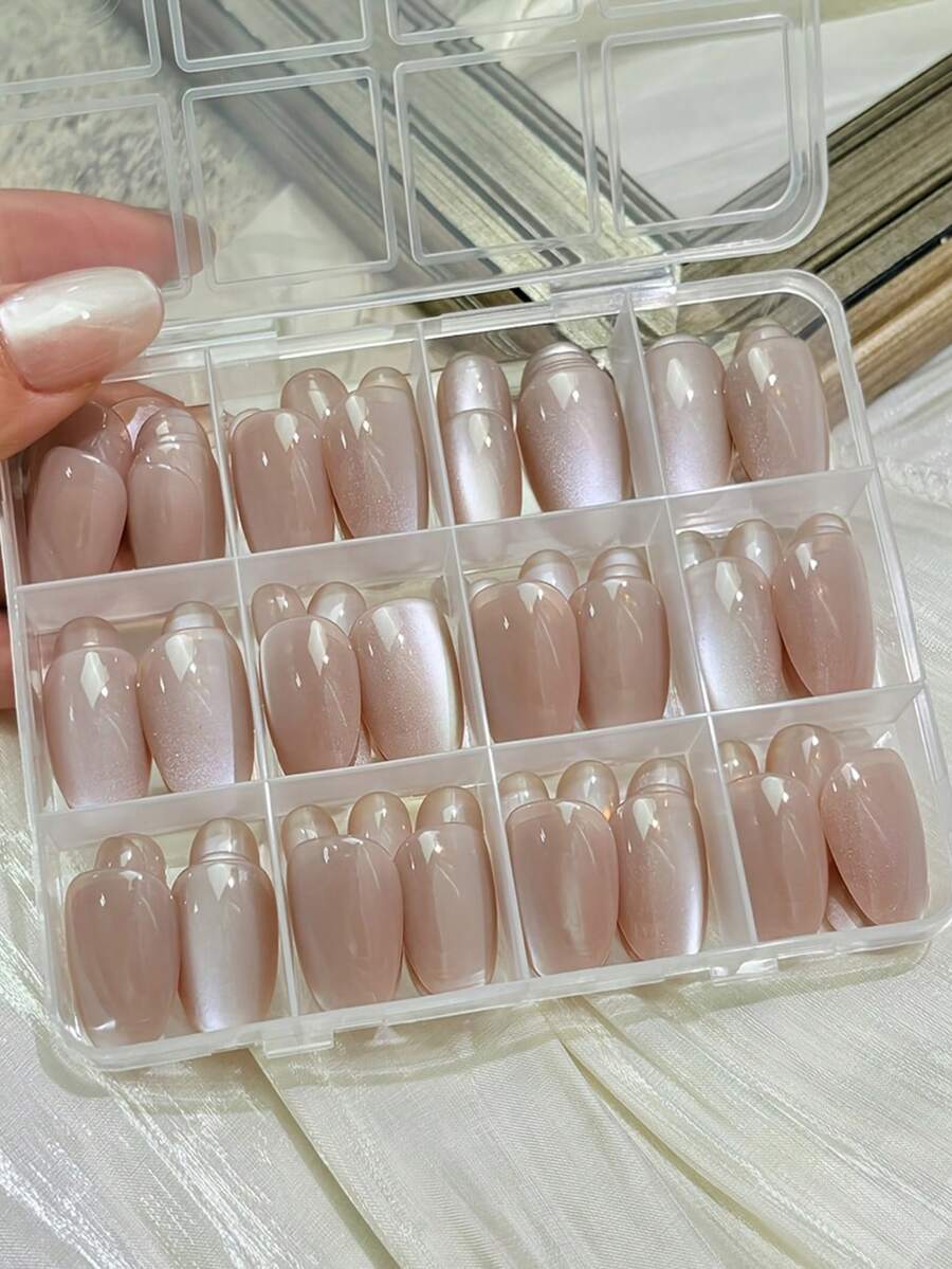 120PCS Fall Nails Set Of Short Almond-Shaped Cat Eye Press-On Nails With A Round Tip, Offering A Full Cover For Stylish Nail Art