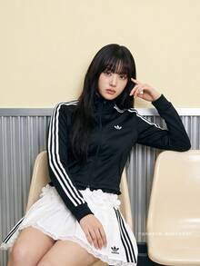 Adidas Originals Jaket Olahraga Wanita Lipit FB TT Colorblock LG4308 - Hitam - View 2