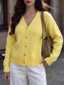 DONICY 女款優雅秋季V領提花針織開襟衫，金屬鈕扣寬鬆短版長袖毛衣外套 - 黃色 - 查看 9