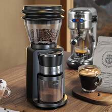 HiBREW مطحنة قهوة كهربائية G3، خزان حبوب بسعة كبيرة 210 جم، كوب تجميع مسحوق 100 جم، 31 درجة طحن قابلة للتعديل، تصميم مضاد للكهرباء الساكنة لتقليل تطاير المسحوق، شفرة مخروطية 40 مم لإنتاجية عالية، مضخة هواء مزدوجة لتقليل بقايا الغبار - قابس اتحاد أوروبي نوع F (220 إلى 240 فولت) - مشاهدة 2