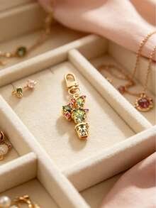 Exquisite Rhinestone Cactus Shaped Key Chain, Bag Charm, Metal Clasp Sturdy And Durable, Decorated With Colorful Rhinestone Details, Compact And Unique Design. Can Be Hung On Keys, Bags, Backpacks, Suitable For Young Women Who Like Niche Accessories, Daily Outings, Commuting Outfits, Suitable For Gifts And Personal Use, Adding A Fresh And Fashionable Atmosphere To Your Belongings. - Multicolor - View 2
