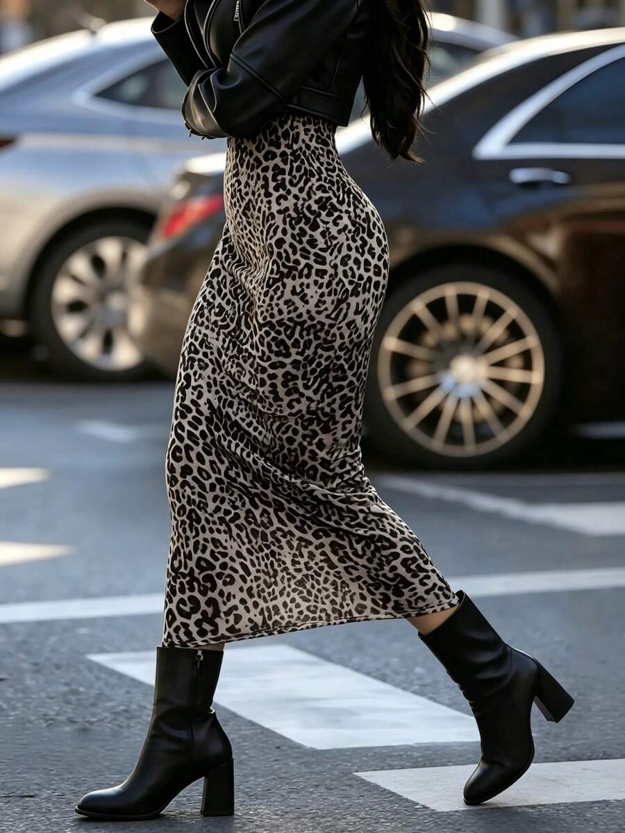 Autumn/Winter Women's Skirt, French Vintage Elegant Leopard Print Bodycon Skirt, Fashionable Versatile, Elastic Straight Skirt, Suitable For Commute And Daily Wear, Charming Leopard Design, Party Sexy Style