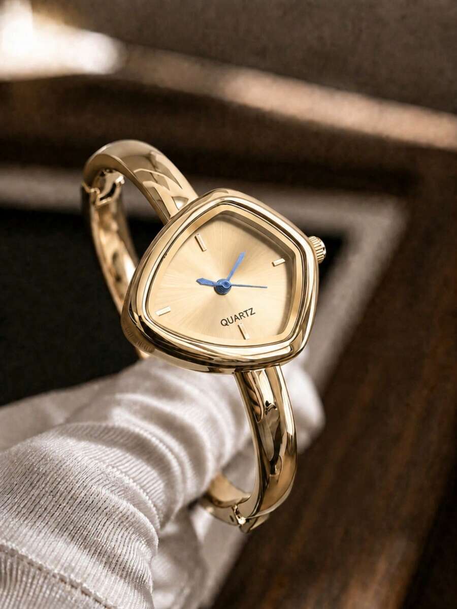 1Pc Women Quartz Watch Small Round Roman Numeral Dial Fixed Strap Vintage British Style Ideal For Festivals Parties And Weddings Perfect Gift - Gold - View 1
