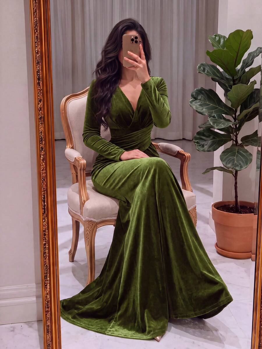 Luxury Deep V-Neck Mermaid Evening Gown, Ruched Bodice Slim Fit Tailoring, Suitable For Evening Gala, Pre-Wedding Photography, Portrait Photography - Army Green - View 1