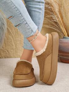 Sandal Wanita Warna Polos Bahan Suede Imitasi dengan Sol Tebal dan Ujung Tertutup, Sepatu Selop Ujung Bulat, Sandal dengan Hiasan Bulu Imitasi Warna Beige - Khaki - View 3