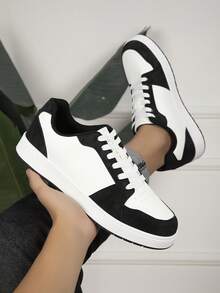 Men's Low-Top Lace-Up Casual Sneakers With Contrast Color Design, Suitable For All Seasons, Daily Wear, Commuting And Outings - White/Black - View 2