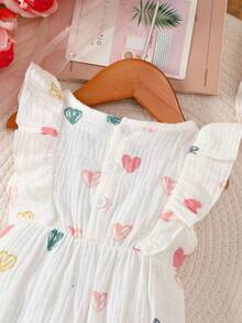 BrownBark 2pcs/Set Baby Girl Spring/Summer Cute Versatile Colorful Heart Print Double-Sided Gauze Romper And Hat, Sleeveless Ruffle Bow Baby Crawler Bodysuit, Matching Same-Color Hat, Soft Comfortable Newborn Spring/Summer Sweet Outfit, Suitable For 0-12 Months Baby Girls - White - View 5