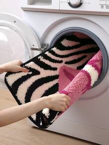 1pc Bathroom Rug Mat, Flocked Soft Touch, Pink Leopard Print, TPR Non-Slip Backing, Suitable For Kitchen, Outdoor, Indoor, Hallway, Bedroom, Living Room Bedside, Machine Washable Easy To Clean, Autumn Bathroom Decor Rug - Multicolor - View 7