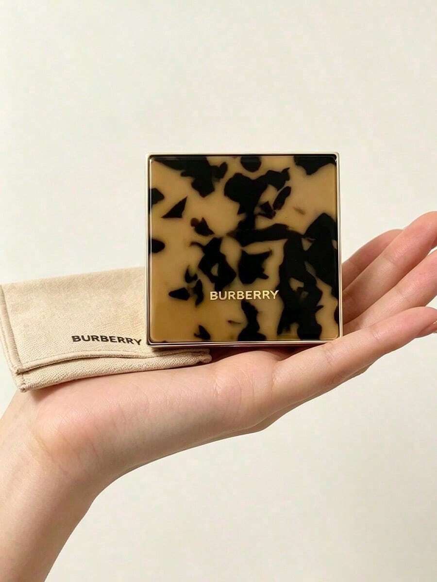 Burberry Embossed Logo Mini Portable Makeup Mirror, Embedded In Handbag, For Daily Outdoor Makeup Check - Pink - View 1