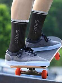 6 Pairs Random Sporty Durable Men's Mid-Calf Socks, Striped Contrast Color Thick Terry Sole Breathable Non-Slip Athletic Socks For Running, Hiking, Fitness - Black and White - View 4