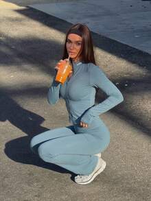 Autumn Fashion Women's Solid Color Tight-Fitting Short Top And Slightly Flared Trousers Sportswear Set, Suitable For Fitness, Going Out, Yoga. - Green - View 5