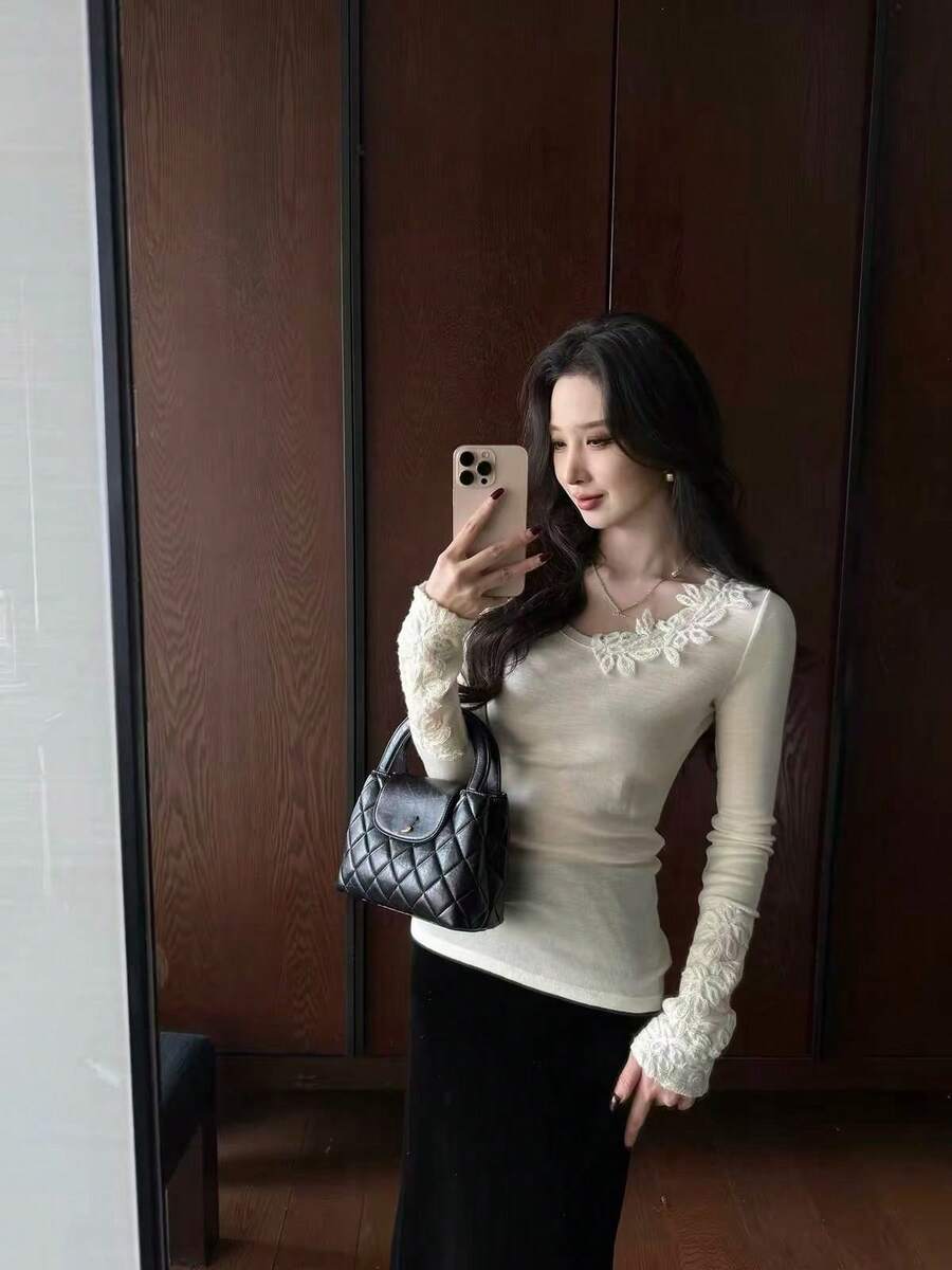 Autumn/Winter New Elegant Minimalist Fashion Handmade Lace Trim Patchwork Round Neck Slim Fit Long Sleeve Base Layer T-Shirt - Apricot - View 1