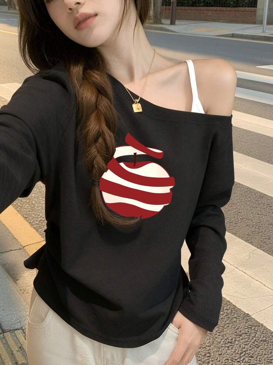 Kaos Lengan Panjang Wanita Motif Kulit Apel Merah dengan Kerah Persegi Hitam, Model Slim Fit Seksi dengan Detail Kerut di Samping, Model 2-in-1 Camisole Off-Shoulder Kasual untuk Musim Gugur. - Hitam - View 1