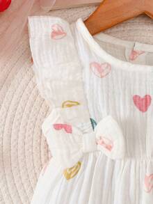 BrownBark 2pcs/Set Baby Girl Spring/Summer Cute Versatile Colorful Heart Print Double-Sided Gauze Romper And Hat, Sleeveless Ruffle Bow Baby Crawler Bodysuit, Matching Same-Color Hat, Soft Comfortable Newborn Spring/Summer Sweet Outfit, Suitable For 0-12 Months Baby Girls - White - View 6