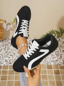 Sepatu Sneakers Kasual Wanita, Bertali, Ujung Bulat, Profil Rendah - Hitam - View 6
