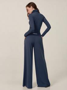 TimeOff Setelan Satu Set Wanita Musim Gugur/Dingin, Warna Polos, Minimalis, Premium, Atasan Leher Tinggi Bertumpuk dengan Kantong Samping dan Celana Panjang Lebar - Navy Blue - View 9