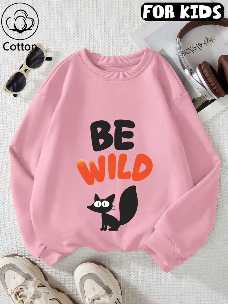 بلوزة رياضية بياقة دائرية للبنات المراهقات، طباعة حروف الثعلب الكرتوني "Be Wild" من القطن الخالص - وردي - مشاهدة 1