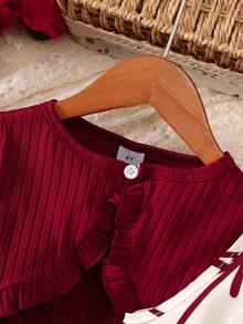 Girls 2 Pieces Set 4-7 Years Old Cream Base Burgundy Bow Print Soft Ribbed Ruffle Short Cardigan & Spaghetti Strap Dress, Gentle Style, Soft Skin-Friendly Fitted Fit, Sweet Young Girl Outdoor Daily Wear - Burgundy - View 4