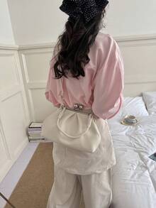 Handheld Pleated Bag With Round Metal Buckle Decoration, Dual-Use Handheld And Crossbody, Metal Clasp Closure, Vintage Gentle Style, Metal Clasp Underarm Bag, Suitable For Women's Daily Dates And Outings, Compact And Exquisite, Combines Aesthetics And Storage, Matches Various Outfit Styles - Beige - View 4