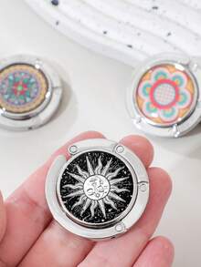 1pc Vintage Sun Moon Star Pattern Bag Hook, Foldable Table Edge Bag Clip, Portable Desktop Bag Hanger, Women's Handbag Storage Hook, Restaurant & Travel Bag Holder, Multiple Styles - Multicolor - View 4