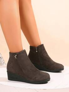 Women's Minimalist Wedge Heel Ankle Boots With Side Zipper, Metal Thick Sole, Height-Increasing Comfortable Boots For Autumn/Winter - Brown - View 5