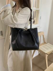 A Versatile Tote Bag With A Minimalist Commuting Style And A Relaxed Feel, Featuring A Large Capacity And Stylish Solid Color Texture. - Black - View 4