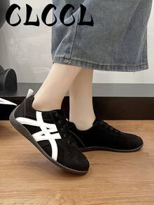 New Women's Black Lightweight Comfortable Flat Sports Casual Sneakers - Black - View 4