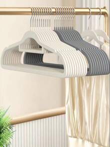 10/5pcs Non-Slip Velvet Hangers | Easily Organize Your Closet, Save Space | Durable And Stylish Plastic Hangers Suitable For Bedroom, Bathroom, Office, Dorm And Home Storage; Use Elegant And Practical Storage Racks To Maximize Your Closet Space - Multicolor - View 3