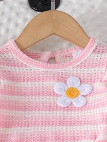 2pcs Baby Girl Comfortable Soft Striped Cap Sleeve Top & 3D Floral Denim Long Pants Set, Spring/Autumn - Pink - View 3