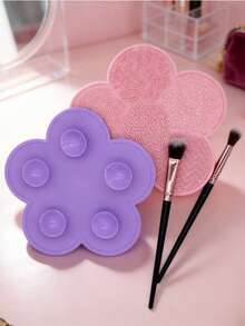 Silicone Makeup Brush Cleaning Pad With Suction Cup, Portable Petal-Shaped Brush Washer Scrubber Mat,Quick-Drying Multi-Faceted Texture , Eyeshadow, Blending Brush, Powder Puff,Wash At Sink Or On The Go, Makeup Tools Cleaner,Essential For Women - A - View 8